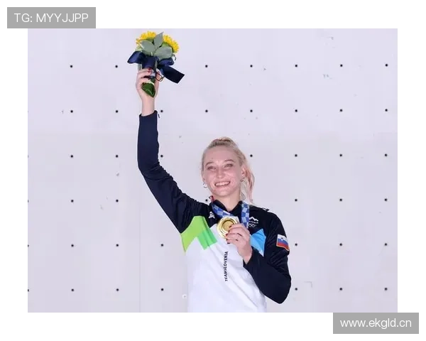 托尼娅穿冰鞋就像走红毯，谁想到私底下能这么野？