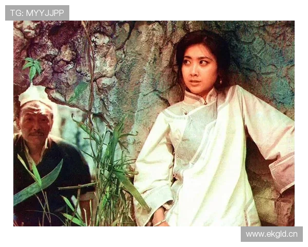 朱琳球场上拼到让人心疼，赛后行头奢得像电视剧，看完直傻眼