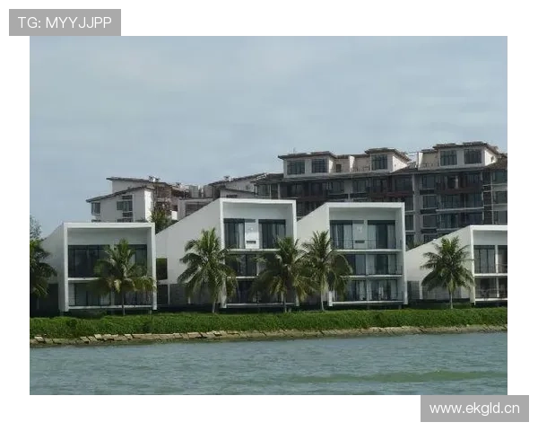 熊朝忠住豪宅却天天自己洗车，这生活反差我服了